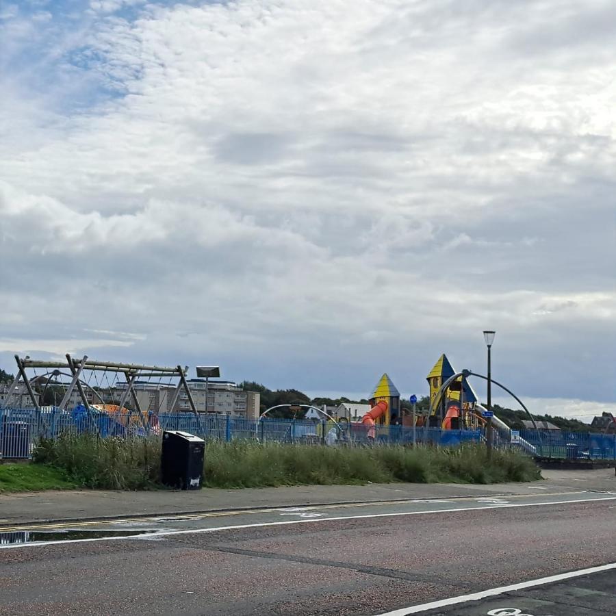 Apartmán Maze Beach Getaway Ayr Exteriér fotografie