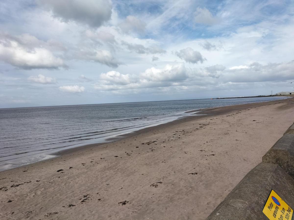 Apartmán Maze Beach Getaway Ayr Exteriér fotografie